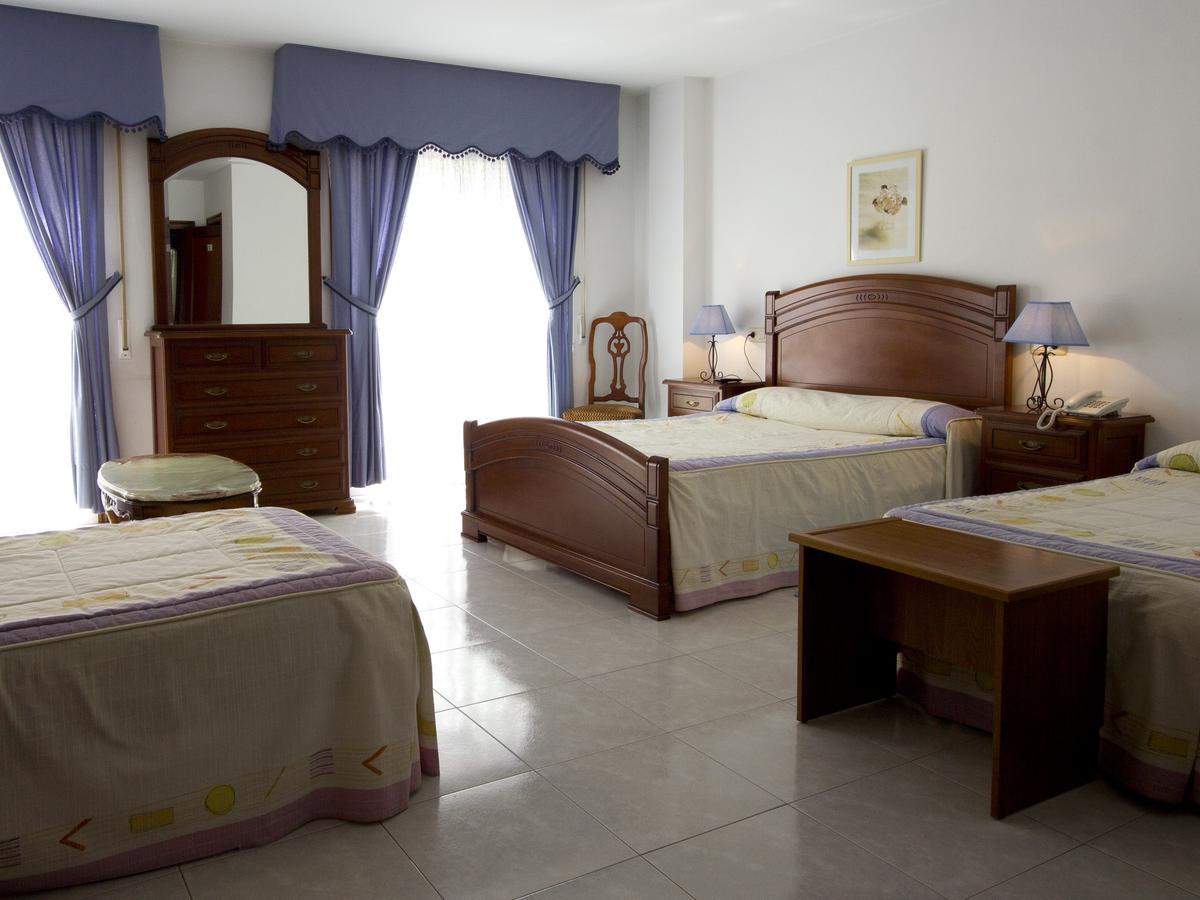 Hotel Restaurante Xaneiro Melide Ruang foto